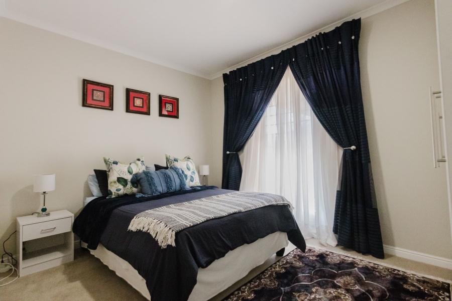 4 Bedroom Property for Sale in Sunningdale Western Cape